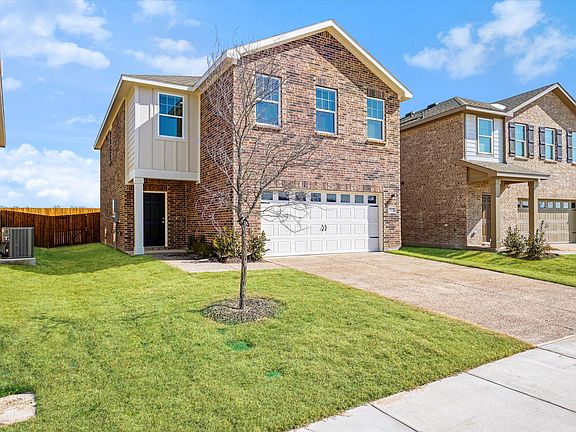 2nd image of 2122 Meadow Park Dr