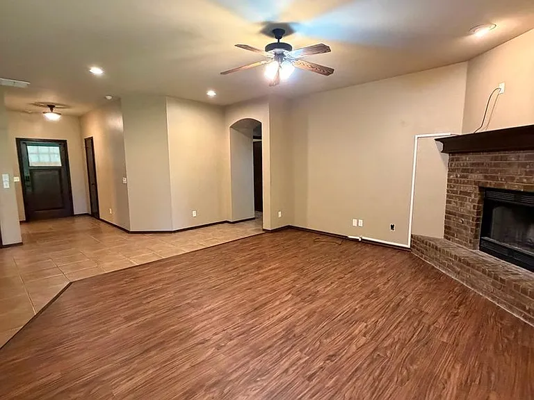 1060 Lost Oak Dr — Photo 5
