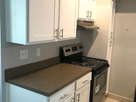 2nd image of 711 Village Ln