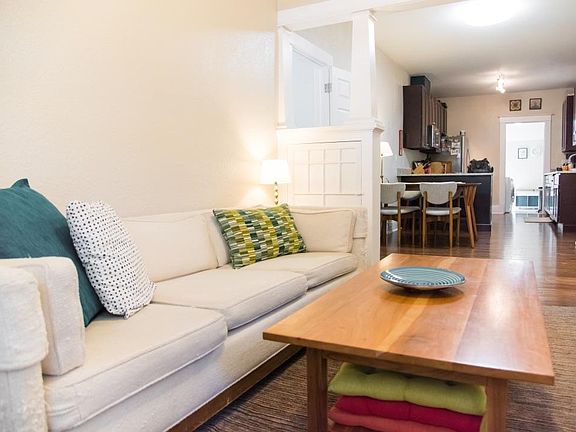 Living room/dining/kitchen