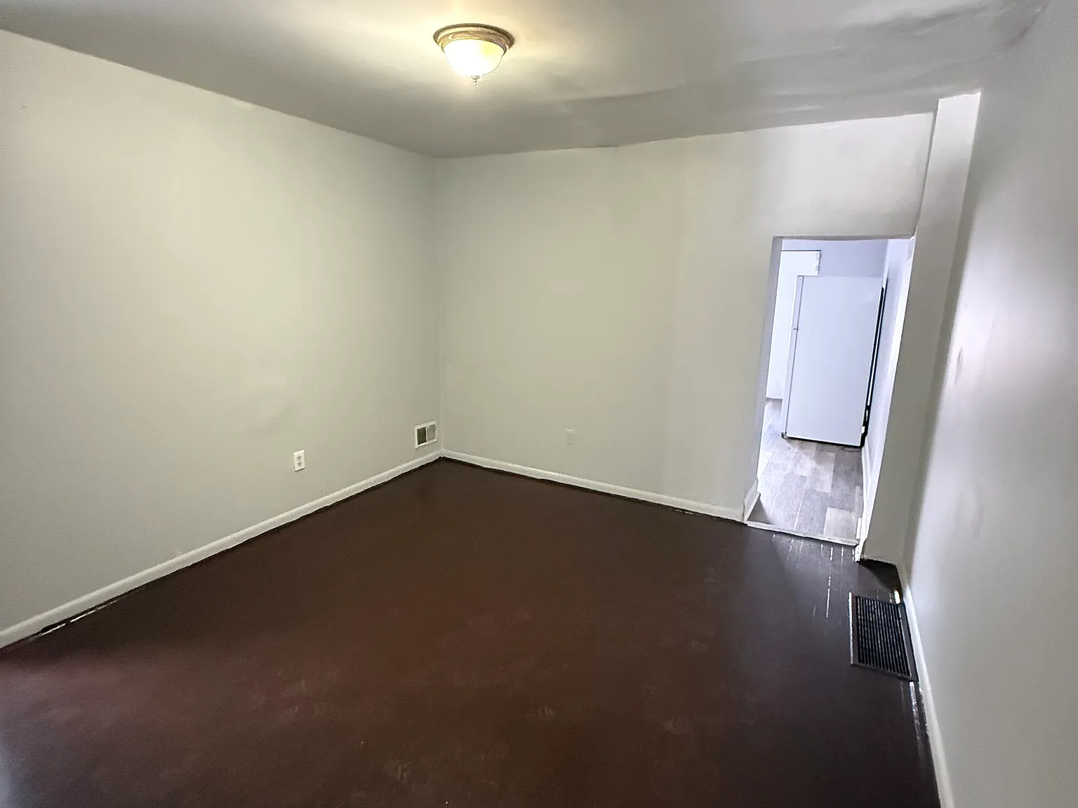 4 bed, 1410 sqft, $1,800 — Photo 3