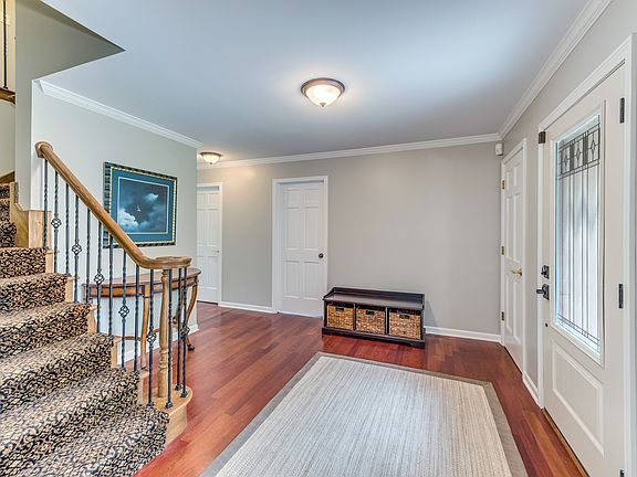 3rd image of 1168 Kenilworth Cir