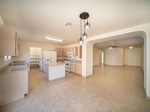 4th image of 8777 E Green Branch Ln