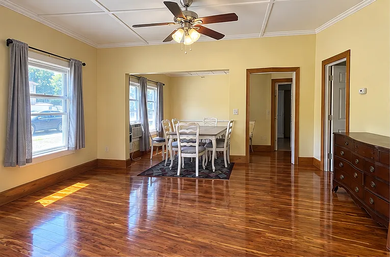 2 bed, 858 sqft, $3,000 — Photo 2