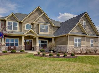 1091 Redbud Ln, Sugar Grove, IL 60554