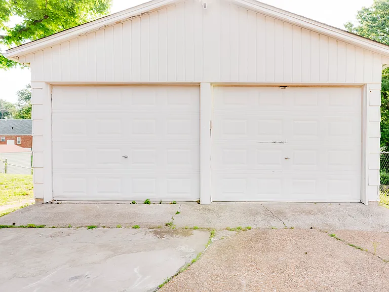 1830 Oconnell Ave — Photo 32