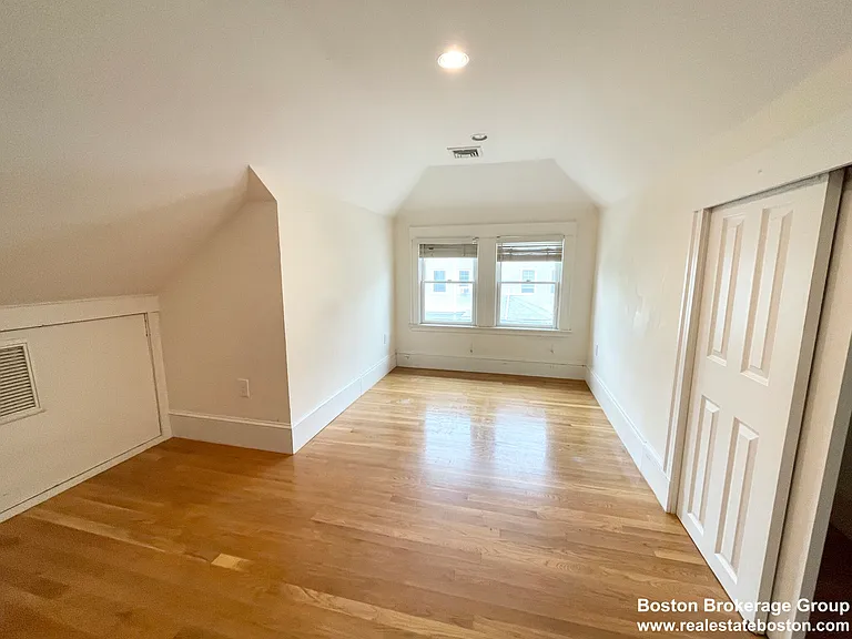15 Sunset St #3 — Photo 9