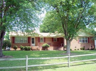 206 Brookwood Dr, Gaffney, SC 29341
