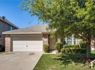 7640 Rainbow Creek Dr, Fort Worth, TX 76123