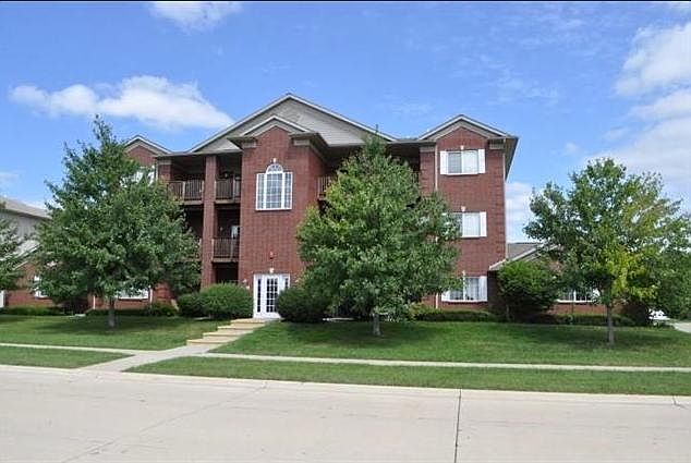 1st image of 525 Penn Ct
