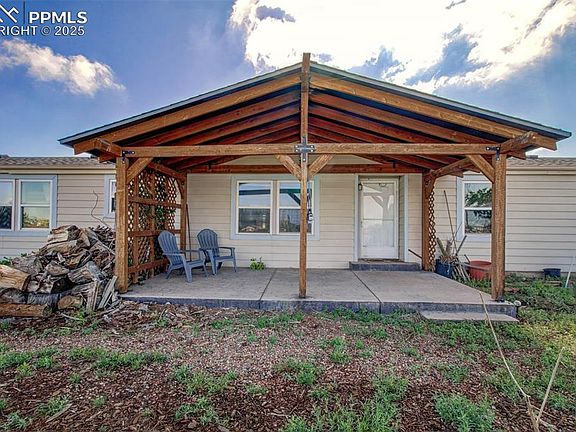 4th image of 17260 Honeydew Ct