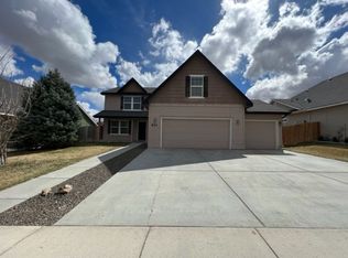 833 W Tropical Dr, Nampa, ID 83686