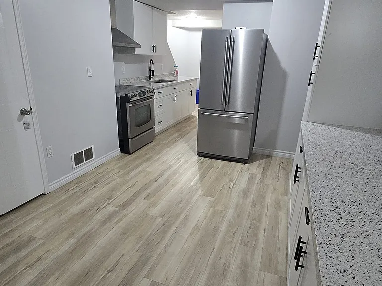 28 Amanda Walk #BASEMENT — Photo 4