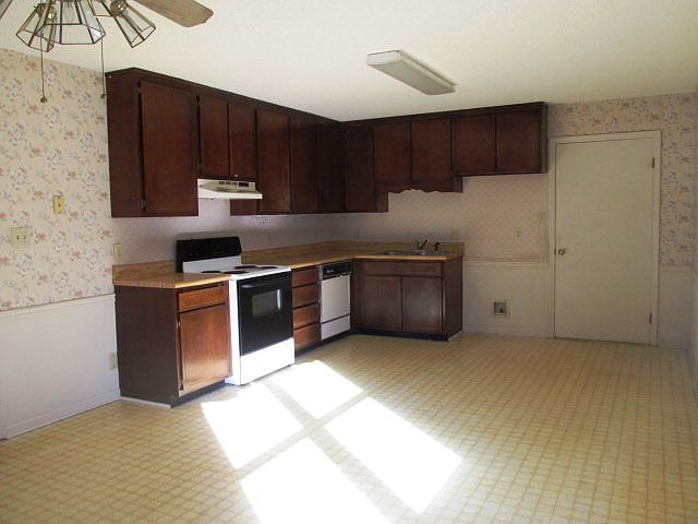 2nd image of 108 Francis Dr