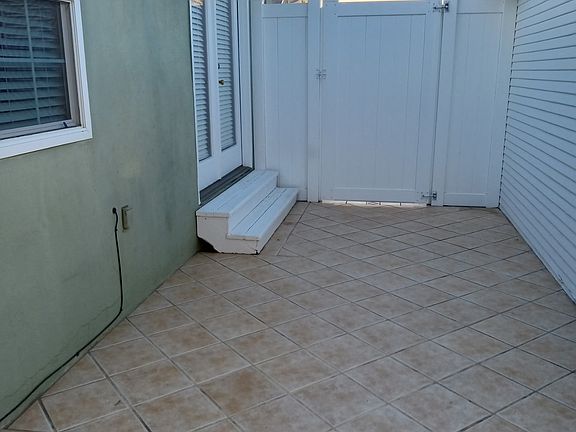 2nd image of 1844 San Nicholas St