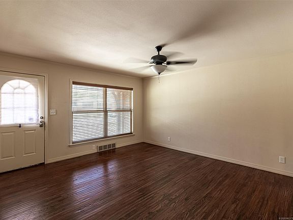 3rd image of 1114 Oklahoma Pl