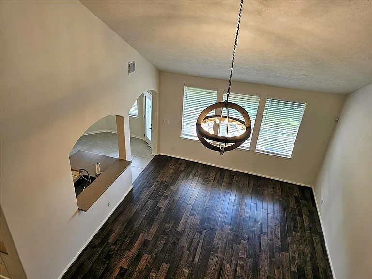 98 W Knightsbridge Dr — Photo 8