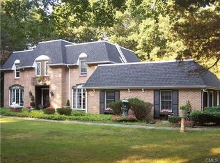 10 Normandy Rd, Trumbull, CT 06611