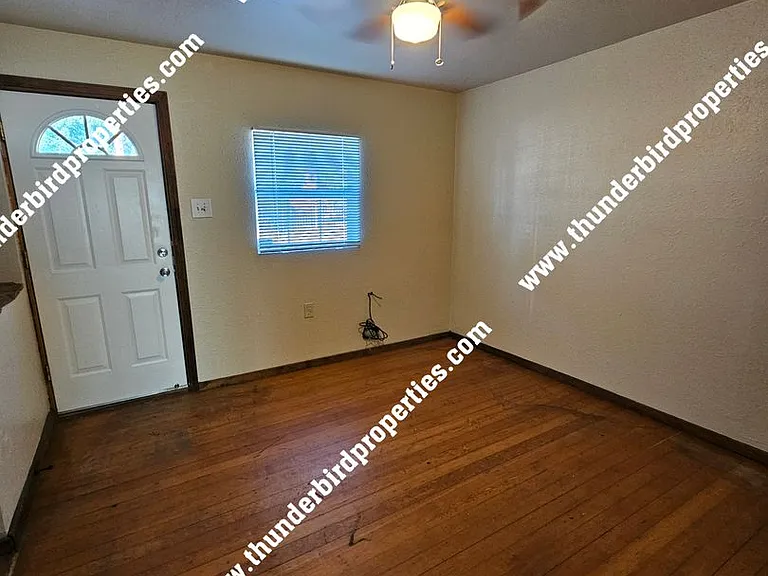 4700 Central Ave SW — Photo 5