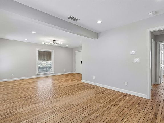 5th image of 3308 Inwood Rd