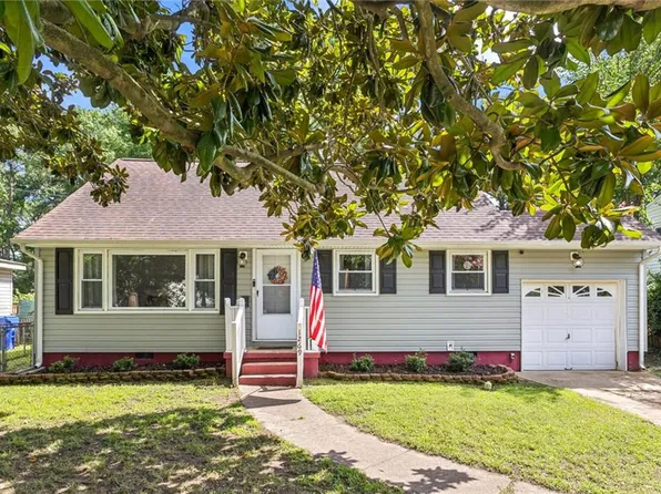 1269 River Oaks Dr, Norfolk, VA 23502