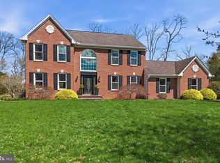 4 Eric Ct, Lawrence Township, NJ