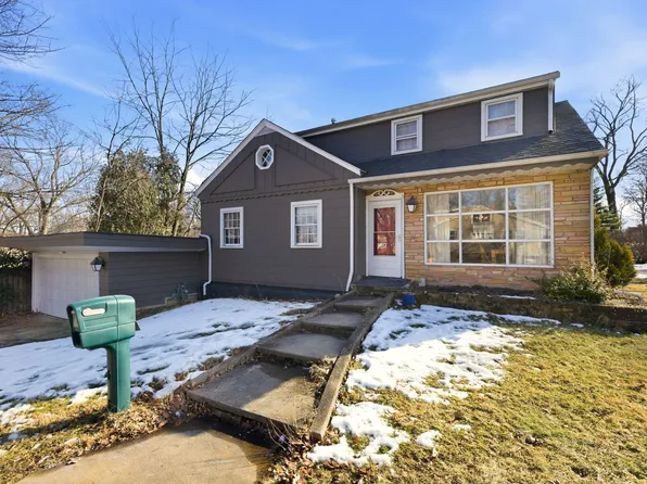 101 S Adams St, Westmont, IL 60559