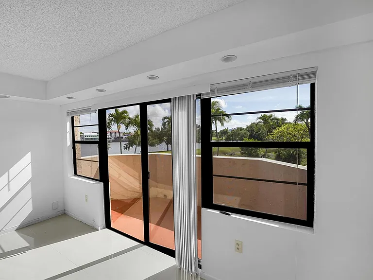 6654 Villa Sonrisa Dr #421 — Photo 34