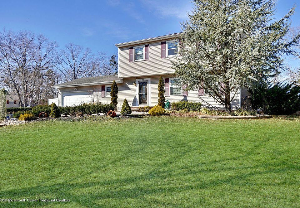 1st image of 13 Cedar Hill Ln