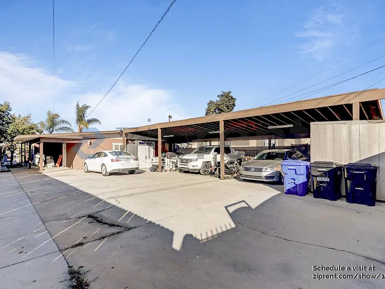 2975 Webster Ave — Photo 19