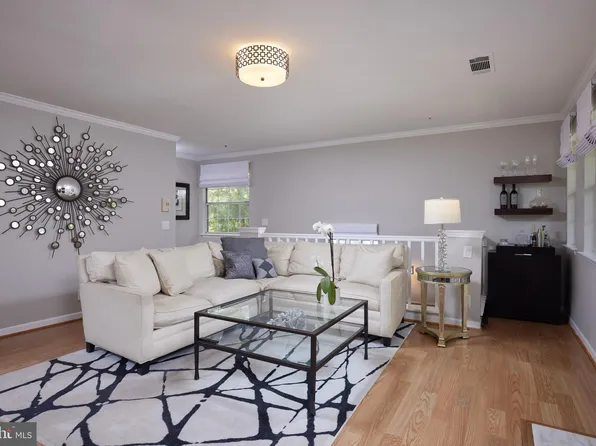 10823 Hampton Mill Ter APT 300, Rockville, MD 20852