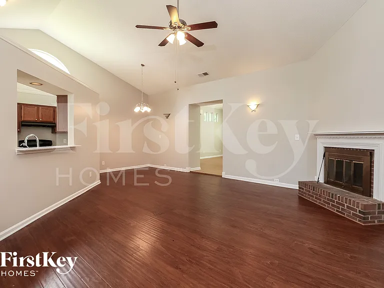 13224 Greycrest Dr — Photo 4