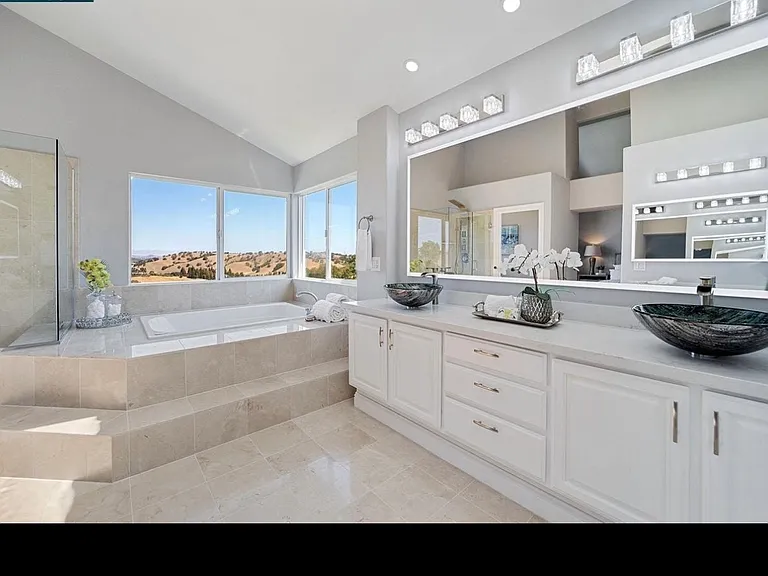 1274 Sunrise Ridge Dr — Photo 12