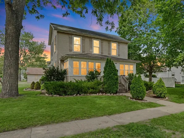 359 W State St, Paxton, IL 60957