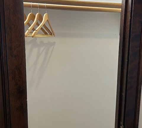 4th image of 3415 N Hamlin Ave #2E