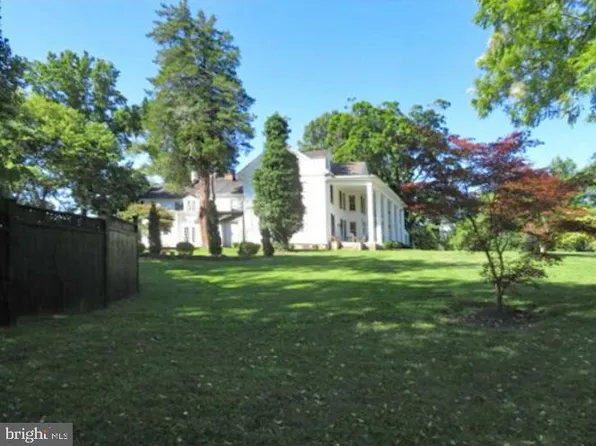 511 Falmouth St, Warrenton, VA 20186