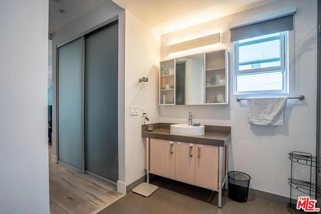 1 bed, 1.0 bath, 830 sqft, $2,600 — Photo 3