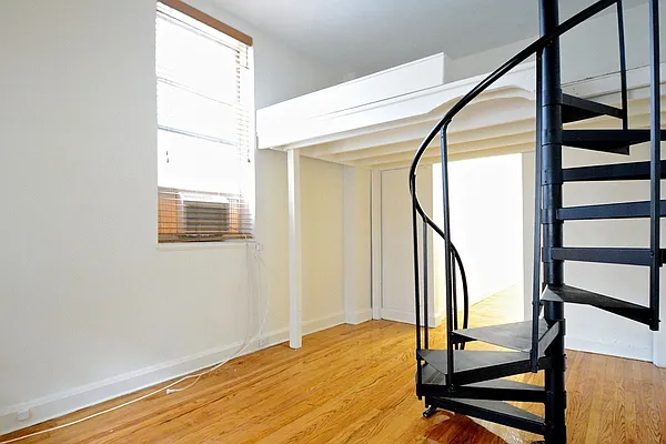 Rented by Cooper & Cooper Real Estate | media 21