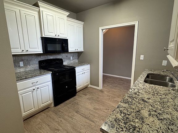 2nd image of 313 Silvercreek Dr