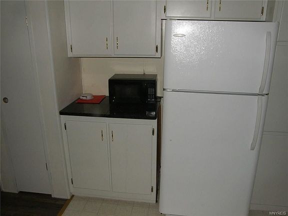 4th image of 39 S Whispering Ln
