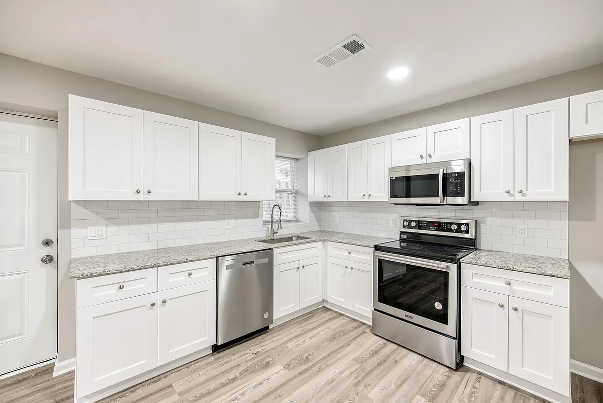 Building Photo - 5494 Saddle Club Rd #1