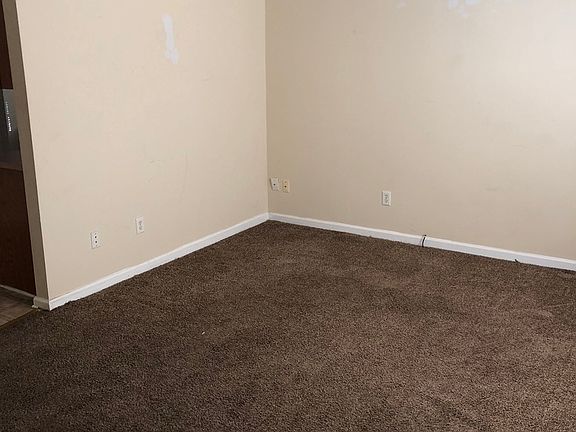 2nd image of 505 W Carver St