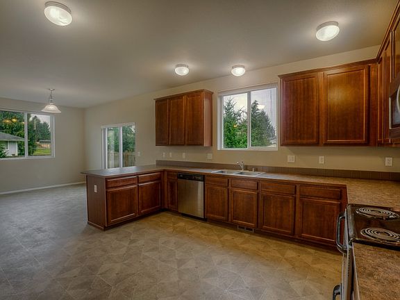 5th image of 15814 19th Ave E