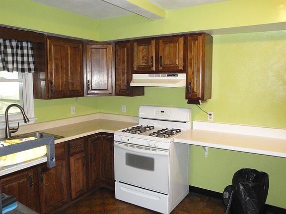 5th image of 626 Loves Park Dr