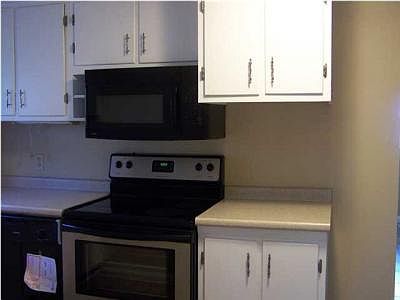 3rd image of 11093 Lakeview Cir