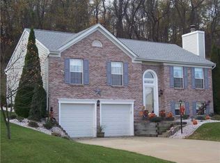 820 Castleview Dr, North Huntingdon, PA 15642