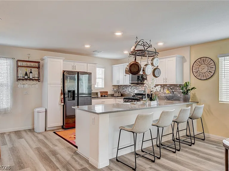 3715 Brilliant Sunset St — Photo 13
