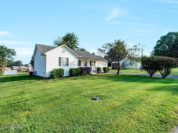 3rd image of 272 Sunnyside Dr