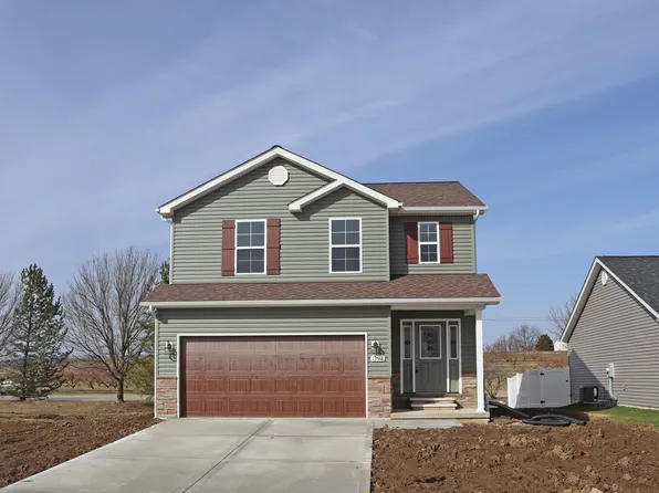 1386 Orchard Lakes Cir, Belleville, IL 62220