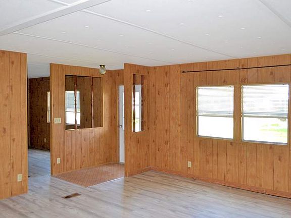 5th image of 681 Royal Palm Dr
